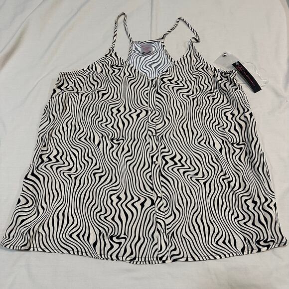 No Boundaries Tank NWT L 11/13 - Picture 1 of 5